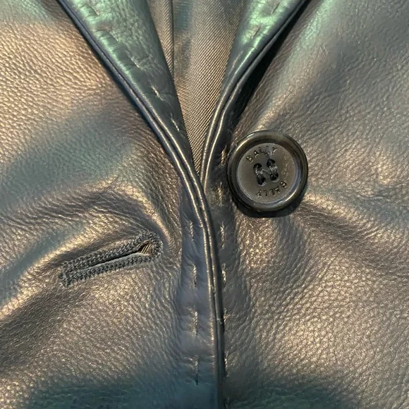 Bally women’s leather coat size 42 (US size 6) Never been worn! - Picture 2 of 9